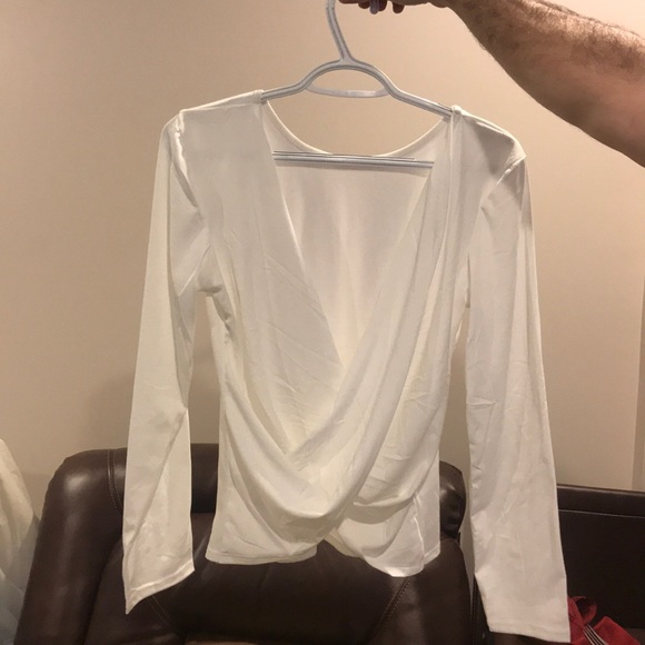 LARGE OPEN BACK LIGHTWEIGHT LONG SLEEVE TEE - Picture 5 of 5